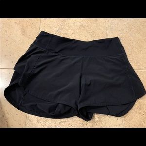 Black Lululemon Speed Up Shorts 4”